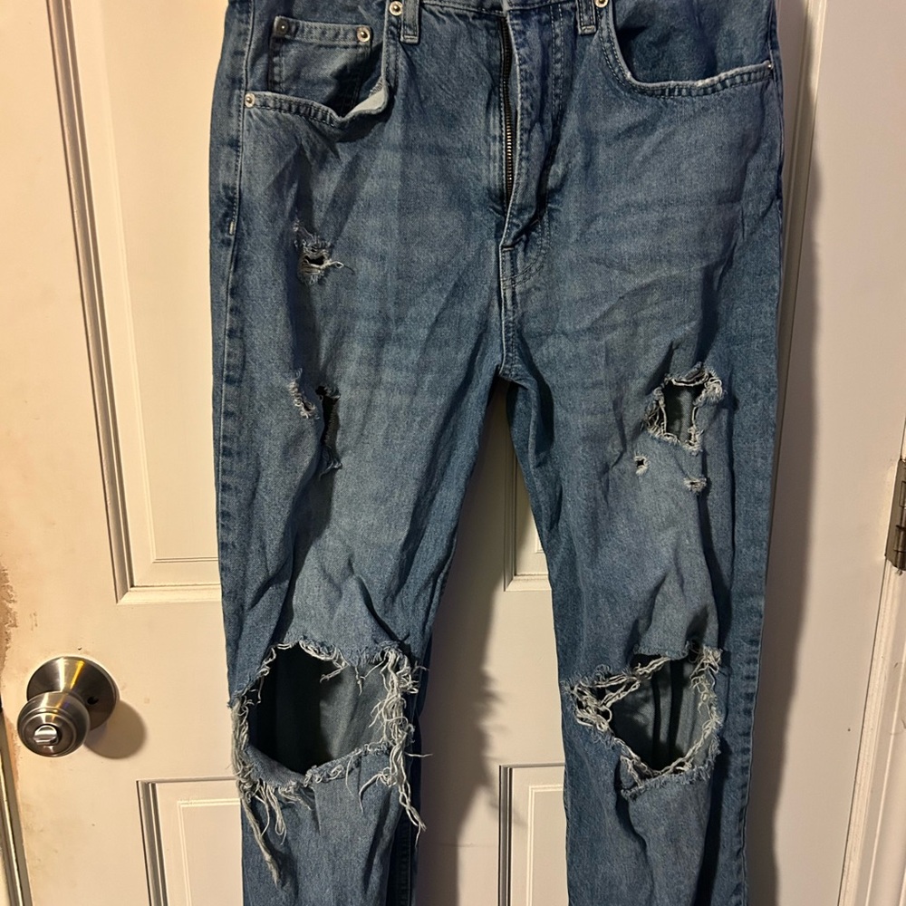 BDG Straight Leg Distressed Jeans - Light Blue